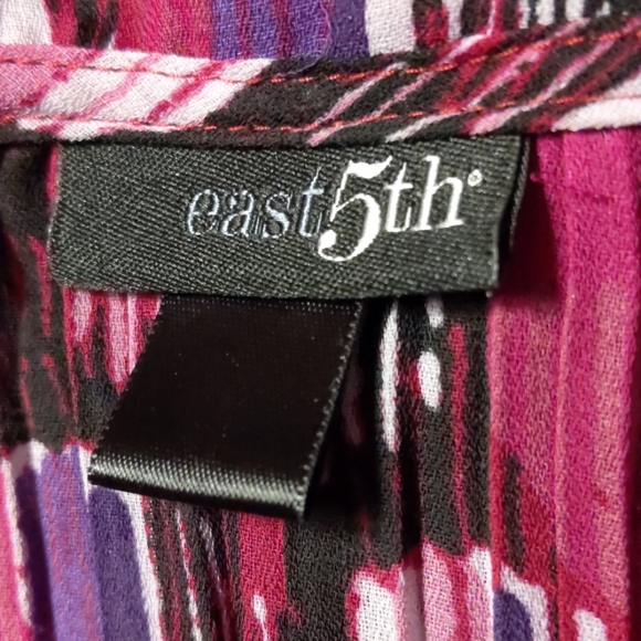 East 5th Short Sleeve Blouse - Picture 5 of 5